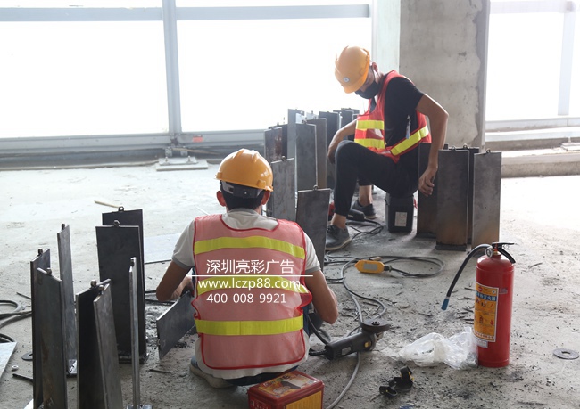廣告牌鋼結構生根預埋件